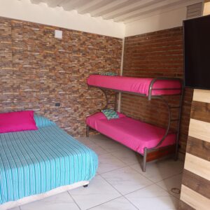 Hostel 2 | 2 Personas